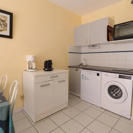 Sete: T2 Avec Terrasse Couverte, Piscine Et Parking En Front De - Fr-1-472a-306 Appartamento Sète