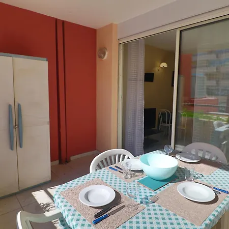 Sete: T2 Avec Terrasse Couverte, Piscine Et Parking En Front De - Fr-1-472a-306 * Sete