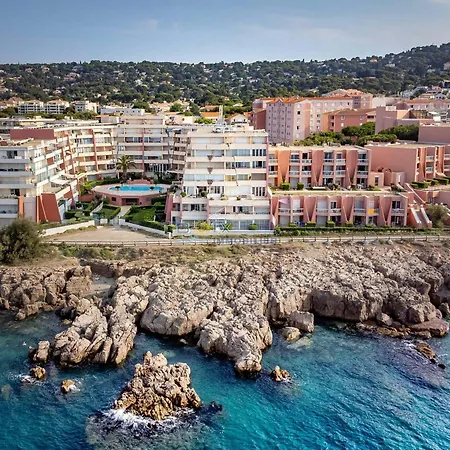 Sete: T2 Avec Terrasse Couverte, Piscine Et Parking En Front De - Fr-1-472a-306 Apartment